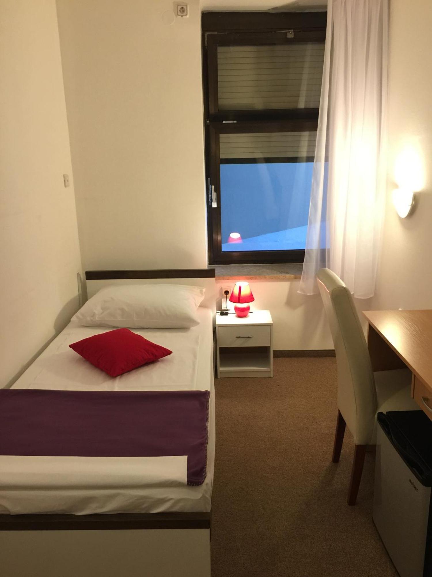 נובי ווינודולסקי Hotel Ruza חדר תמונה