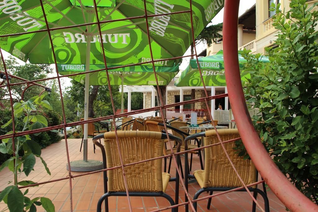 נובי ווינודולסקי Hotel Ruza מראה חיצוני תמונה