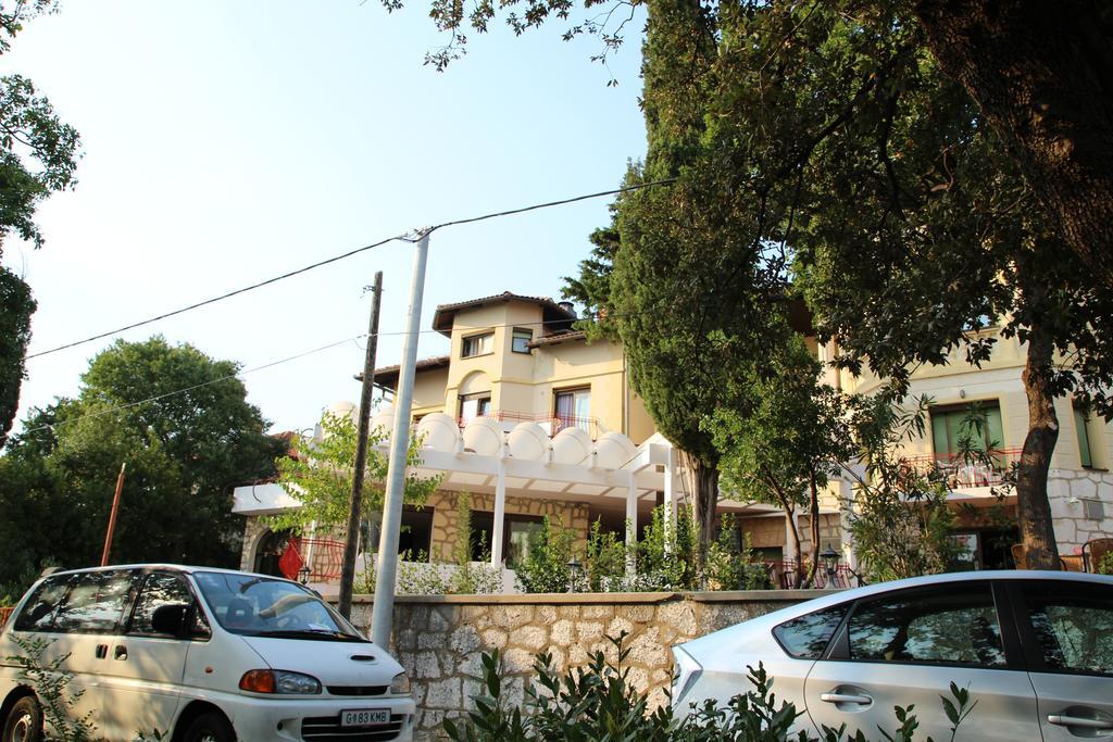 נובי ווינודולסקי Hotel Ruza מראה חיצוני תמונה