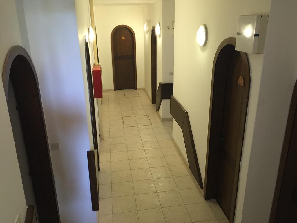נובי ווינודולסקי Hotel Ruza מראה חיצוני תמונה