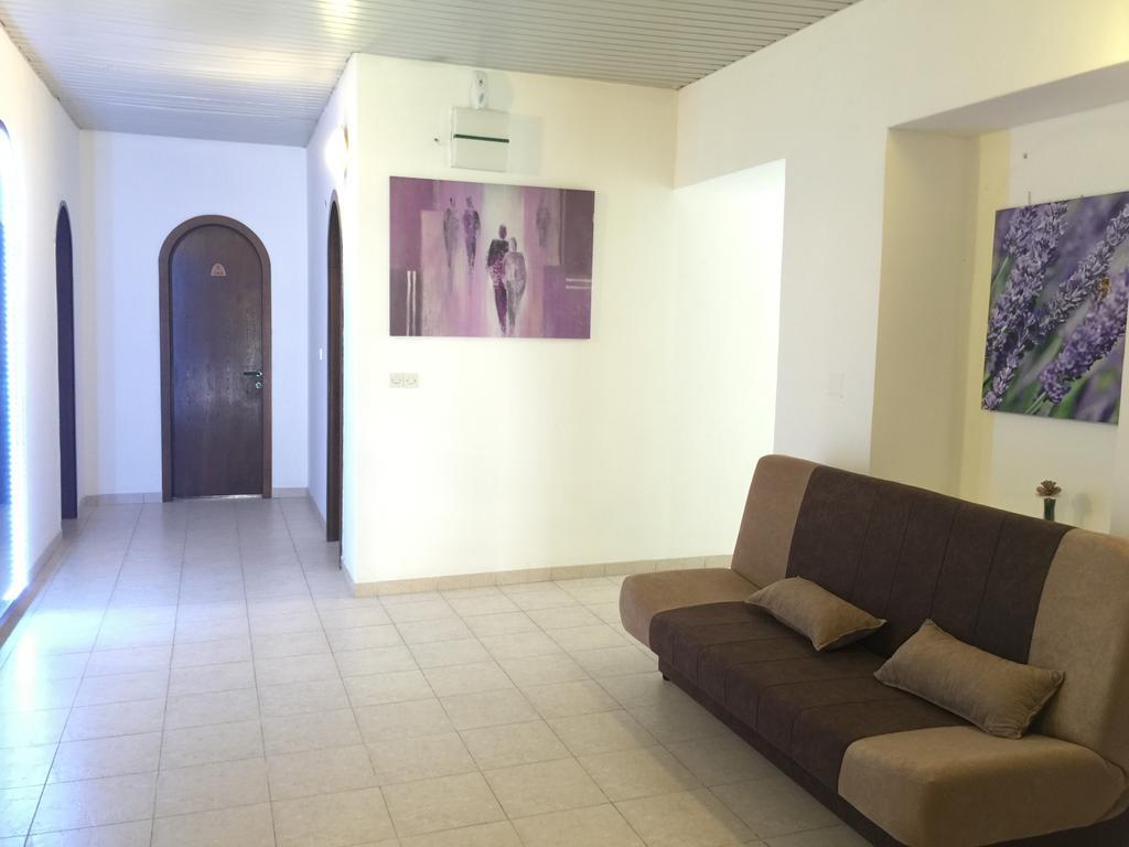 נובי ווינודולסקי Hotel Ruza מראה חיצוני תמונה