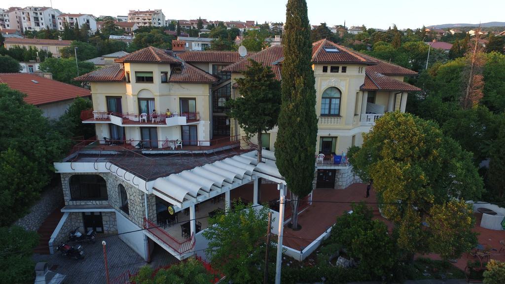 נובי ווינודולסקי Hotel Ruza מראה חיצוני תמונה